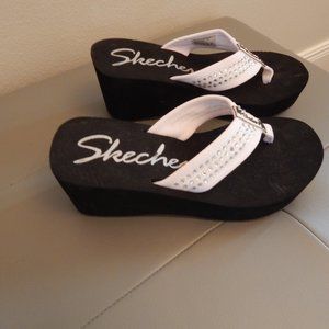 Pair of wedge flip flops